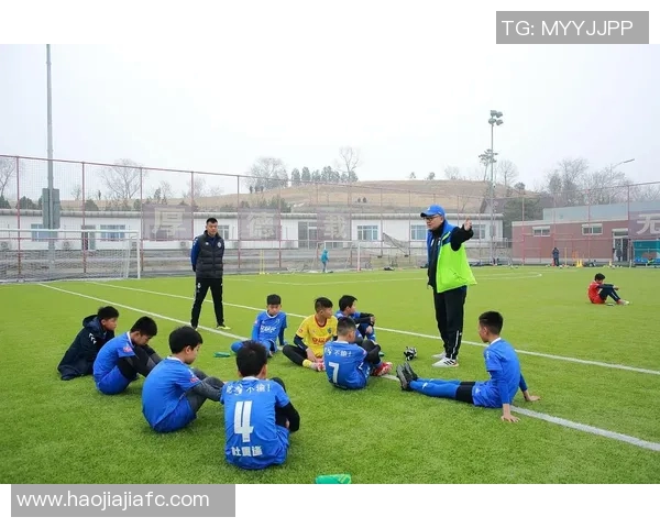 科学足球团队协作训练方法探索提升球员默契与竞技水平的有效策略