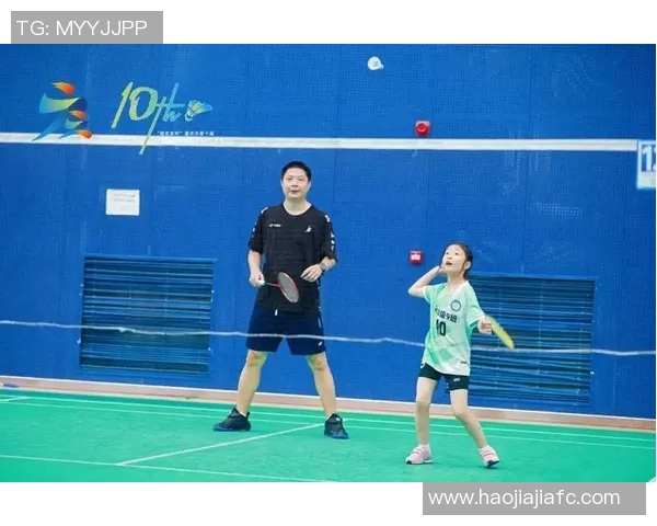 羽毛球的魅力与技巧揭秘：走进重庆羽毛球队的训练与战术世界